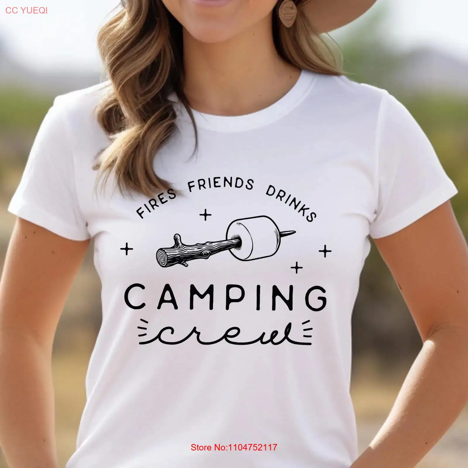 Outdoor Adventure Friends - Футболка для кемпинга в винтажном стиле: